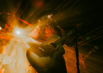 Shawn James anuncia show em Curitiba