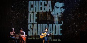Musical sobre a vida e obra de Tom Jobim chega a Curitiba nos dias 30 e 31 de maio