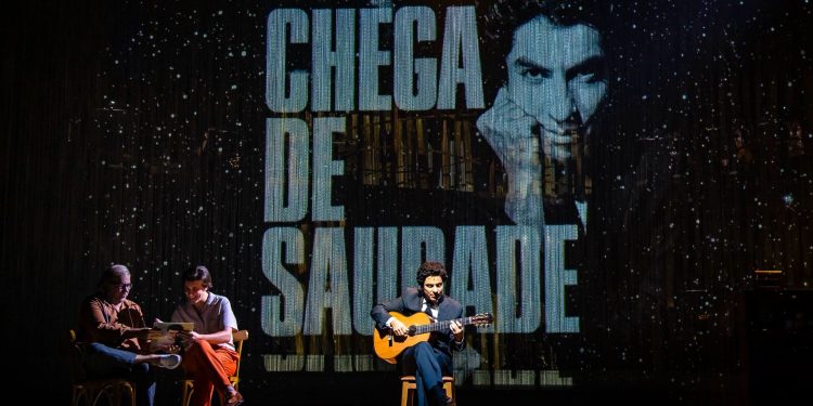 Musical sobre a vida e obra de Tom Jobim chega a Curitiba nos dias 30 e 31 de maio