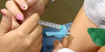 Com 1,2 milhão de doses aplicadas, Paraná reforça chamada para vacinação contra gripe