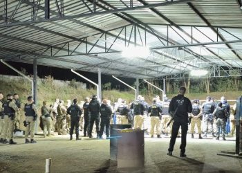 PCPR prende cinco pessoas em operação contra o tráfico de drogas na divisa com Santa Catarina