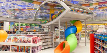 Maior loja de brinquedos de Curitiba terá ação especial com LEGO e Hot Wheels