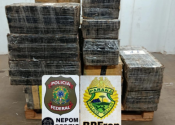 PMPR e PF apreendem embarcação com 655 quilos de maconha em Foz do Iguaçu