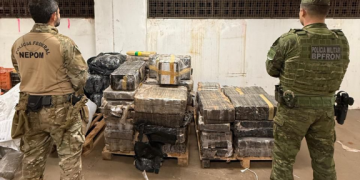 PMPR e PF apreendem quase 900 quilos de maconha em Foz do Iguaçu