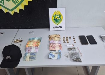 Traficante engole drogas ao perceber chegada da PM e acaba preso pela CORP no Centro de Curitiba