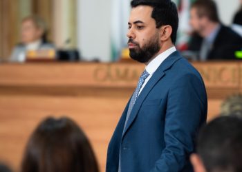Câmara de Curitiba abre processo de cassação contra Lórens Nogueira