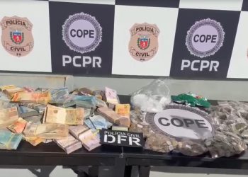 PCPR apreende armas, drogas e R$ 78 mil em operação contra grupo criminoso em Curitiba