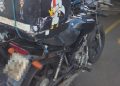 Homem é preso com motocicleta furtada e diz ter comprado veículo por anúncio na internet