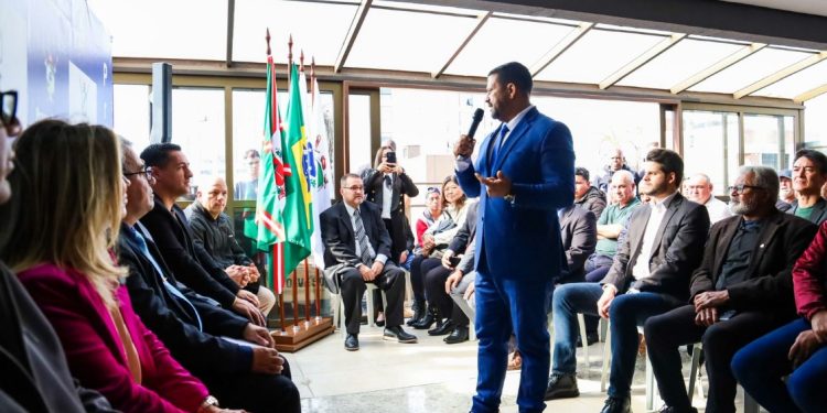 Associação Praças Unidos do Paraná inaugura escritório institucional em Curitiba