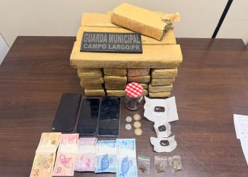 Guarda Municipal apreende mala com maconha e detém três pessoas em Campo Largo