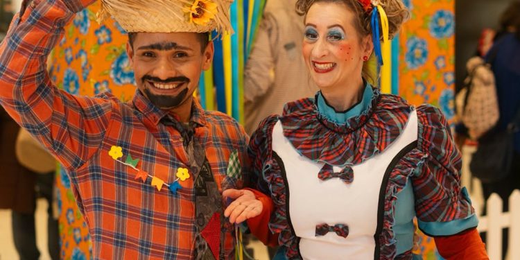 Shopping Curitiba promove arraiá gratuito, com cortejo musical, desfile e brincadeiras