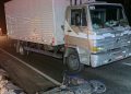 Motociclista morre após ser derrubada e atropelada por caminhão no Contorno Norte