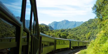 Trem da Serra do Mar Paranaense amplia operação em julho e espera mais de 30 mil visitantes no período
