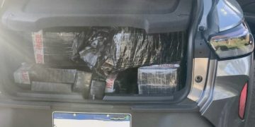 PRF apreende mais de 300 quilos de maconha e cocaína após acompanhamento tático na BR-277