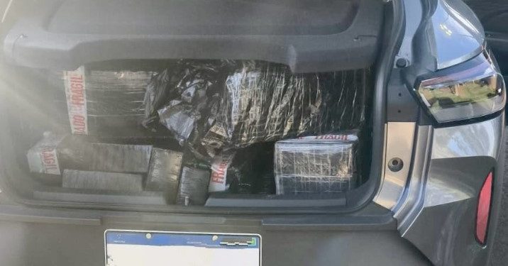 PRF apreende mais de 300 quilos de maconha e cocaína após acompanhamento tático na BR-277