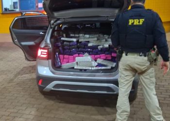PRF apreende 346 quilos de drogas após acompanhamento tático na BR-277, em Cascavel