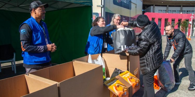 Campanha do Agasalho de Curitiba alcança marca de 100 mil peças arrecadadas