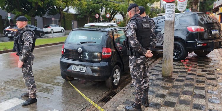 Polícia deflagra operação contra quadrilha que assaltou joalheria no Shopping Crystal