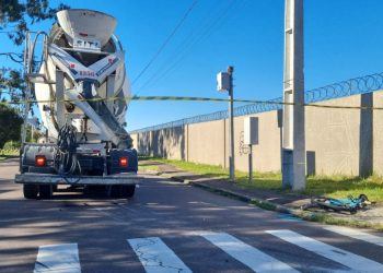 Ciclista morre após ser atingido por caminhão betoneira em São José dos Pinhais