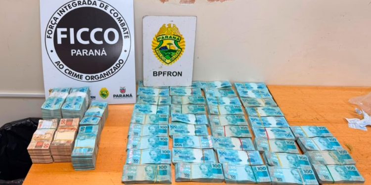 Ação integrada apreende mais de R$ 750 mil e leva três pessoas à Polícia Federal em Foz do Iguaçu