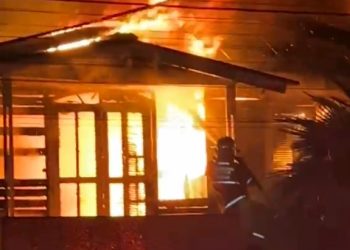 Incêndio atinge residência no bairro Fazendinha