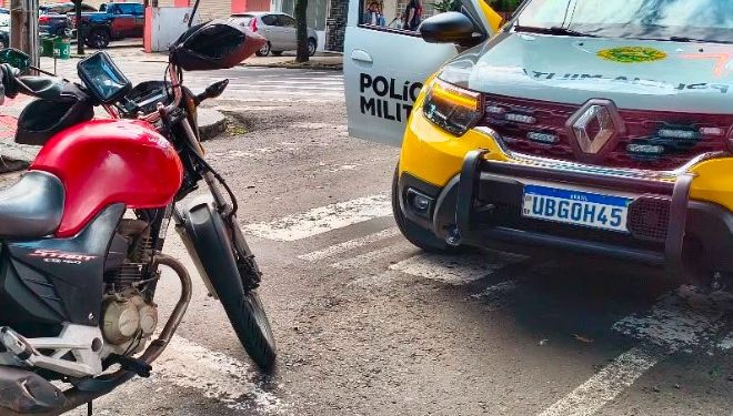 Motocicleta com 568 multas e mais de R$ 112 mil em débitos é apreendida pela PM