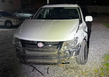 Mulher em surto é contida pela PM após acompanhamento tático na Cidade Industrial de Curitiba