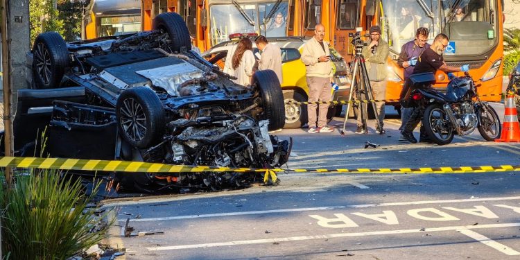 Justiça concede liberdade provisória a motorista que matou motoboy no Batel e decisão gera revolta