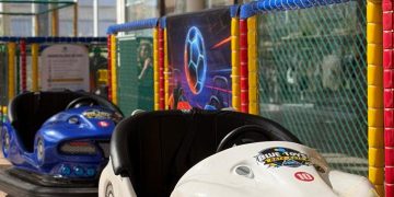 Shopping Estação resgata um clássico e traz pista de carrinhos de bate-bate para  as férias escolares