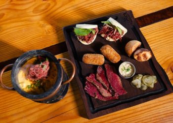 Festival do Pastrami reúne receitas artesanais todas as quartas-feiras com valor promocional em Curitiba
