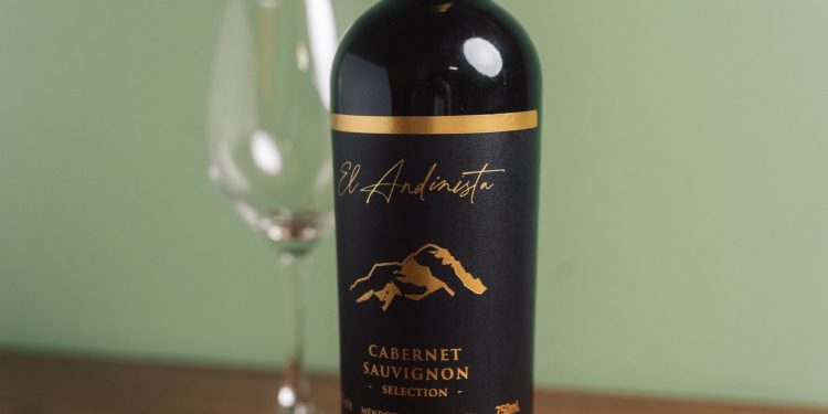 Shopping Curitiba lança campanha de Dia dos Pais com vinho argentino