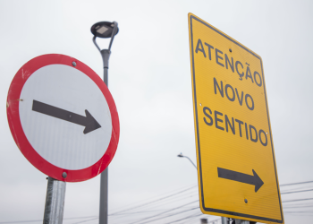 Rua Barão do Rio Branco passa a ter sentido único na quadra da Câmara Municipal de Curitiba