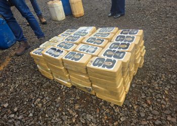 PRF apreende 138 quilos de pasta base de cocaína escondidos em carreta na BR-369