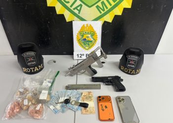 ROTAM prende quarteto e apreende submetralhadora durante ação no Bairro Alto