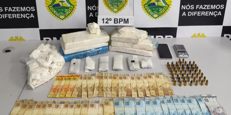 PM prende indivíduo com quase 7 quilos de cocaína e munições no Santa Cândida