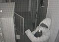 Bandidos são flagrados tentando arrombar cofre de banco em Curitiba