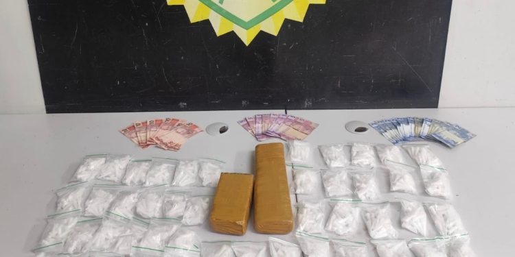 Foragido é preso com mais de 1,7 quilo de drogas na Cidade Industrial de Curitiba