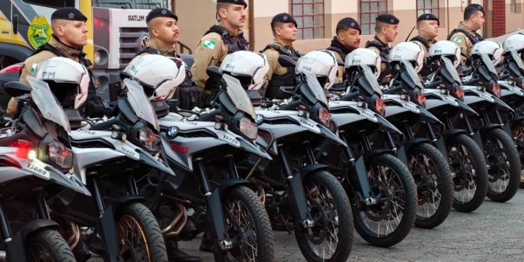 Durante operação no centro de Curitiba, Pelotão Motos prende homem condenado a 38 anos de prisão
