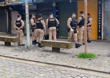 Mulher fica gravemente ferida após companheiro atear fogo nela na Praça Rui Barbosa