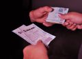 Polícia Civil prende trio suspeito de aplicar o golpe do bilhete premiado contra idosos em Curitiba