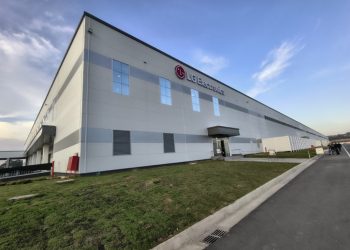LG inaugura fábrica de geladeiras em Fazenda Rio Grande com investimento de R$ 1,5 bilhão
