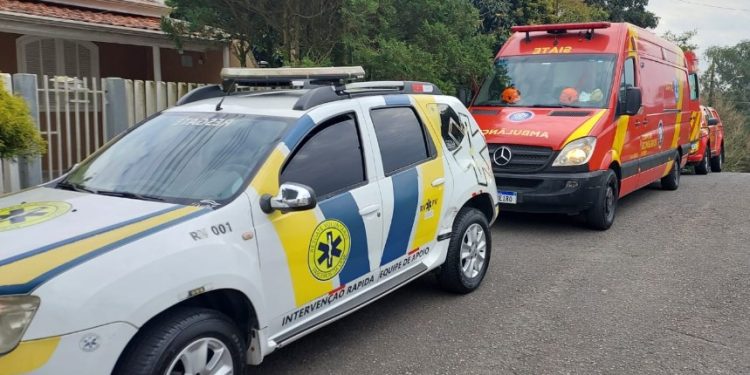 Queda de 12 metros deixa trabalhador em parada cardíaca, mas socorristas conseguem reanimá-lo