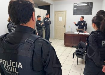 Polícia Civil cumpre 24 mandados contra grupo suspeito de desviar mais de R$ 7 milhões de empresa de Curitiba