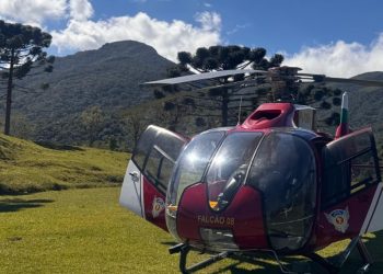 Mulher passa mal e é resgatada de helicóptero no Morro do Canal, em Piraquara