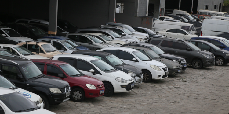 Leilão online oferta 30 veículos apreendidos em fiscalizações de trânsito