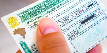 Paguei a multa e recebi a CNH definitiva. Por que depois ela foi “cassada”?