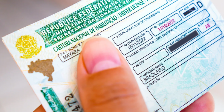 Paguei a multa e recebi a CNH definitiva. Por que depois ela foi “cassada”?