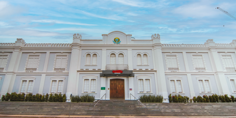 Shopping Curitiba celebra 30 anos, com expansão no portfólio de marcas e campanha promocional