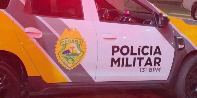 Policiais agem rápido e impedem possível estupro após vítima correr até viatura pedindo socorro