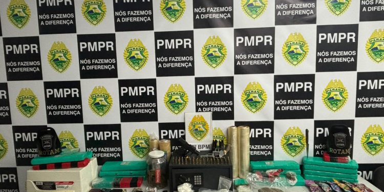 ROTAM prende dois e apreende drogas, armas e munições no Bairro Alto